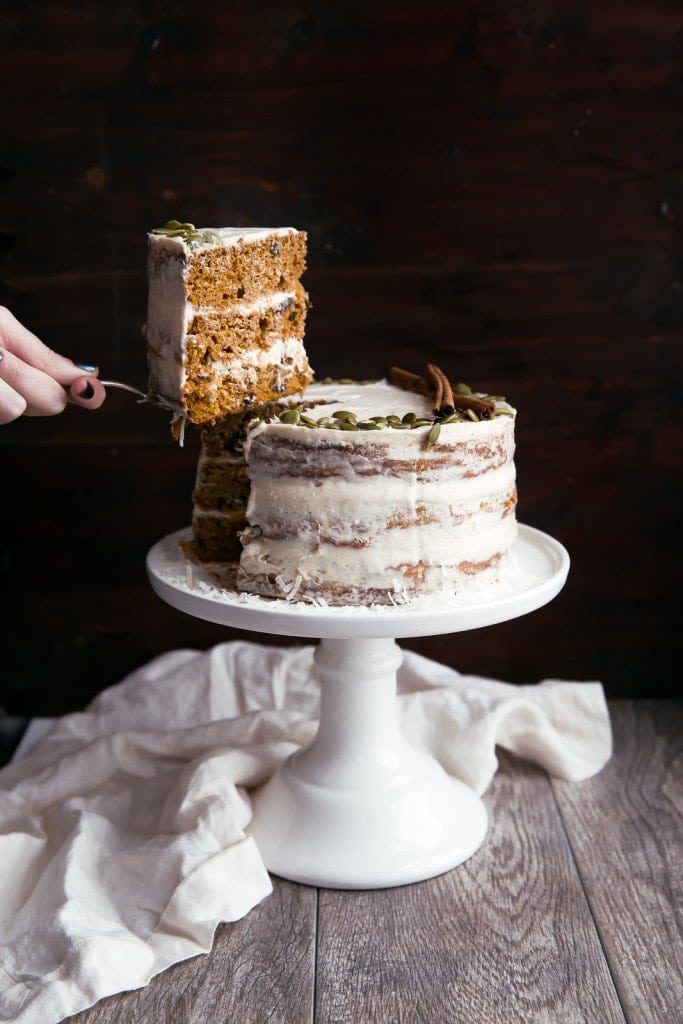 A naked Pumpkin Carrot Cake with cinnamon cream cheese frosting: perfectly festive for your holiday season!