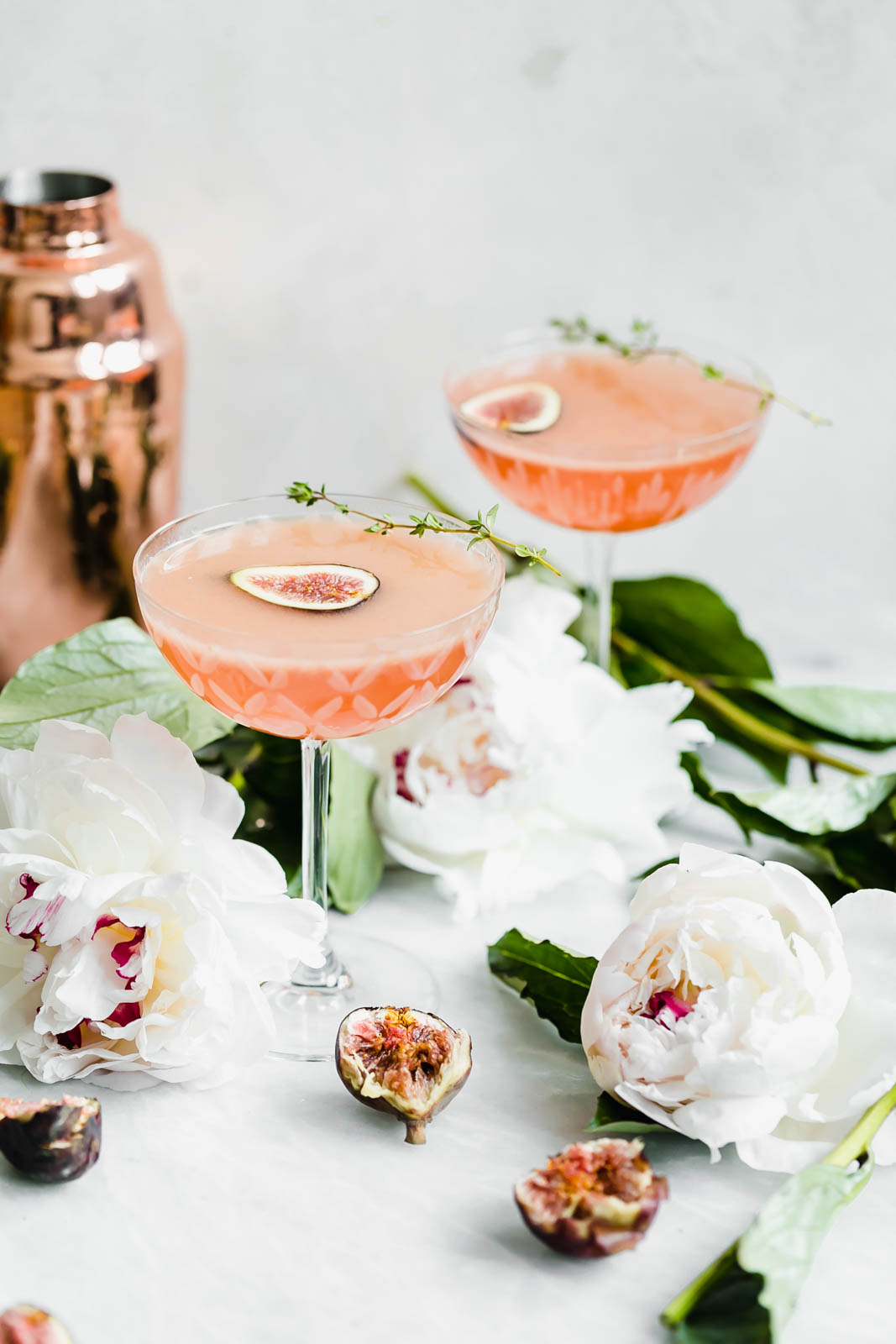 It's about figgin thyme for a cocktail! This fig and thyme cocktail is festive, bright, and perfect for your next get together! 