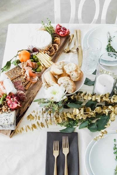 If you didn't Insta it, did it even happen? Here are my top tips for throwing an Instagram Worthy Dinner Party that will have your guests snapping errything