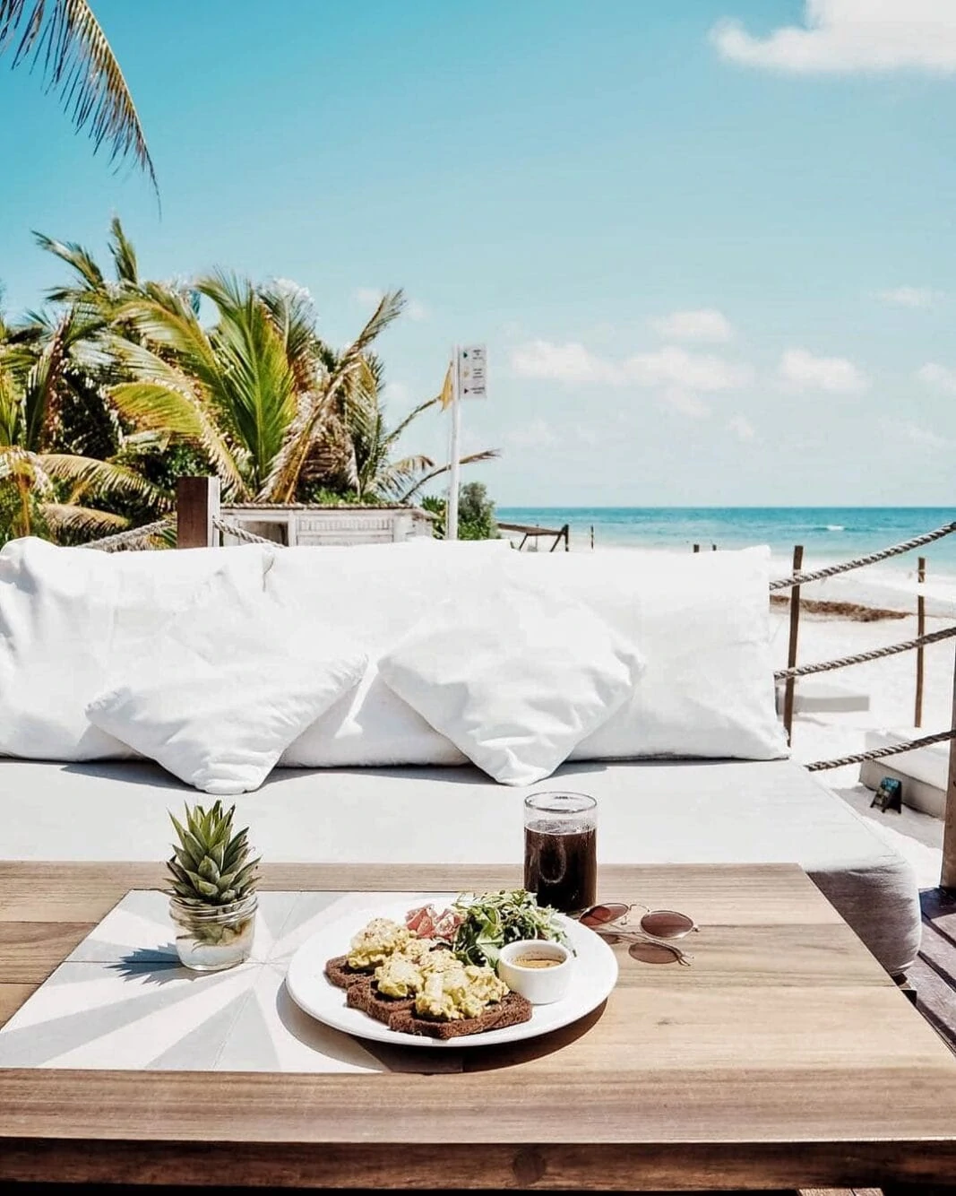 The essential Foodie's Guide to Tulum, Mexico: find out where to eat, play, shop, drink, and eat some more in the beachside paradise of Tulum!