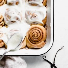 Vanilla Bean Cinnamon Buns