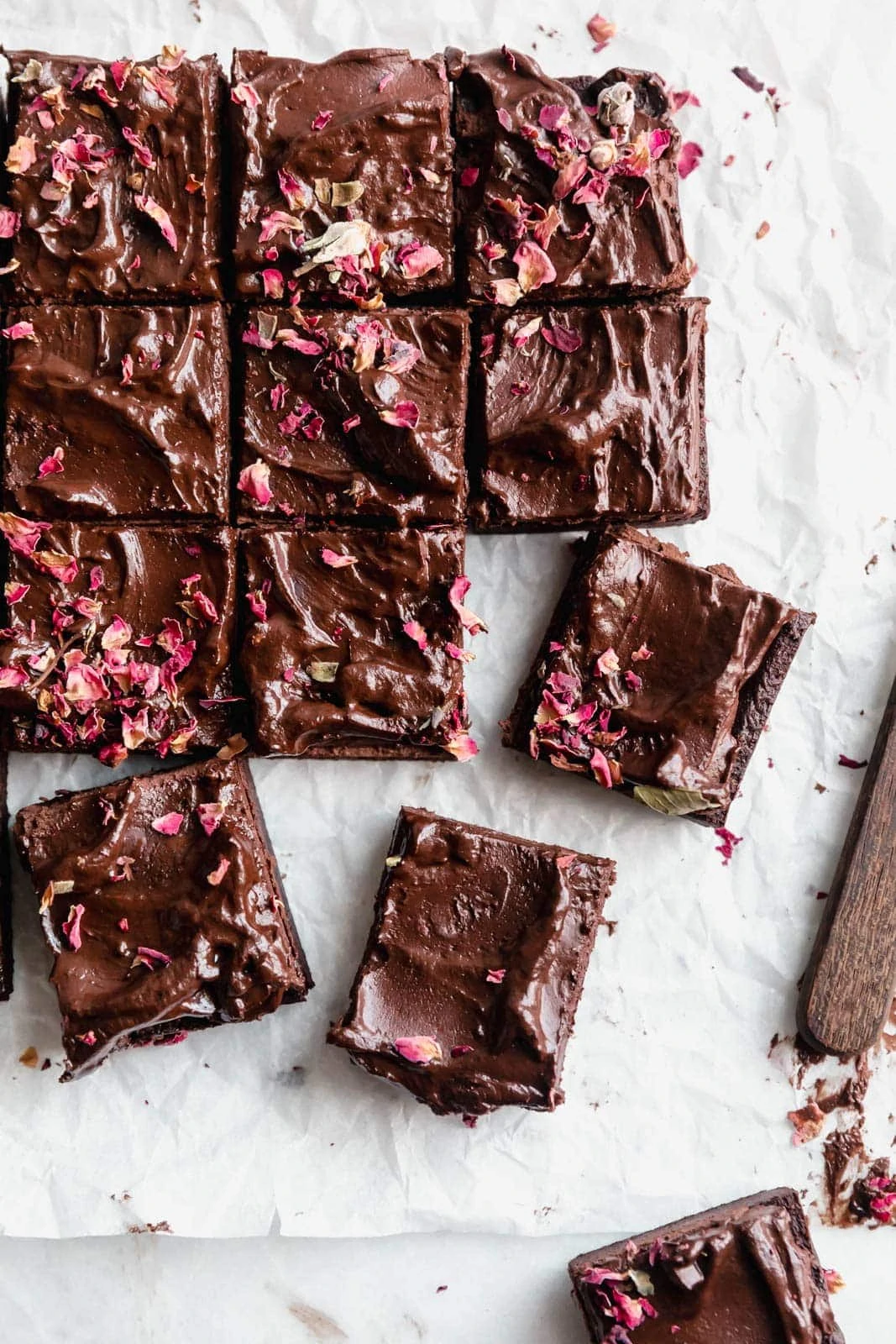 The most epic Raw Vegan Fudge Brownies that have this non-vegan questioning EVERYTHING. Bonus: they're gluten free and refined sugar free, too!
