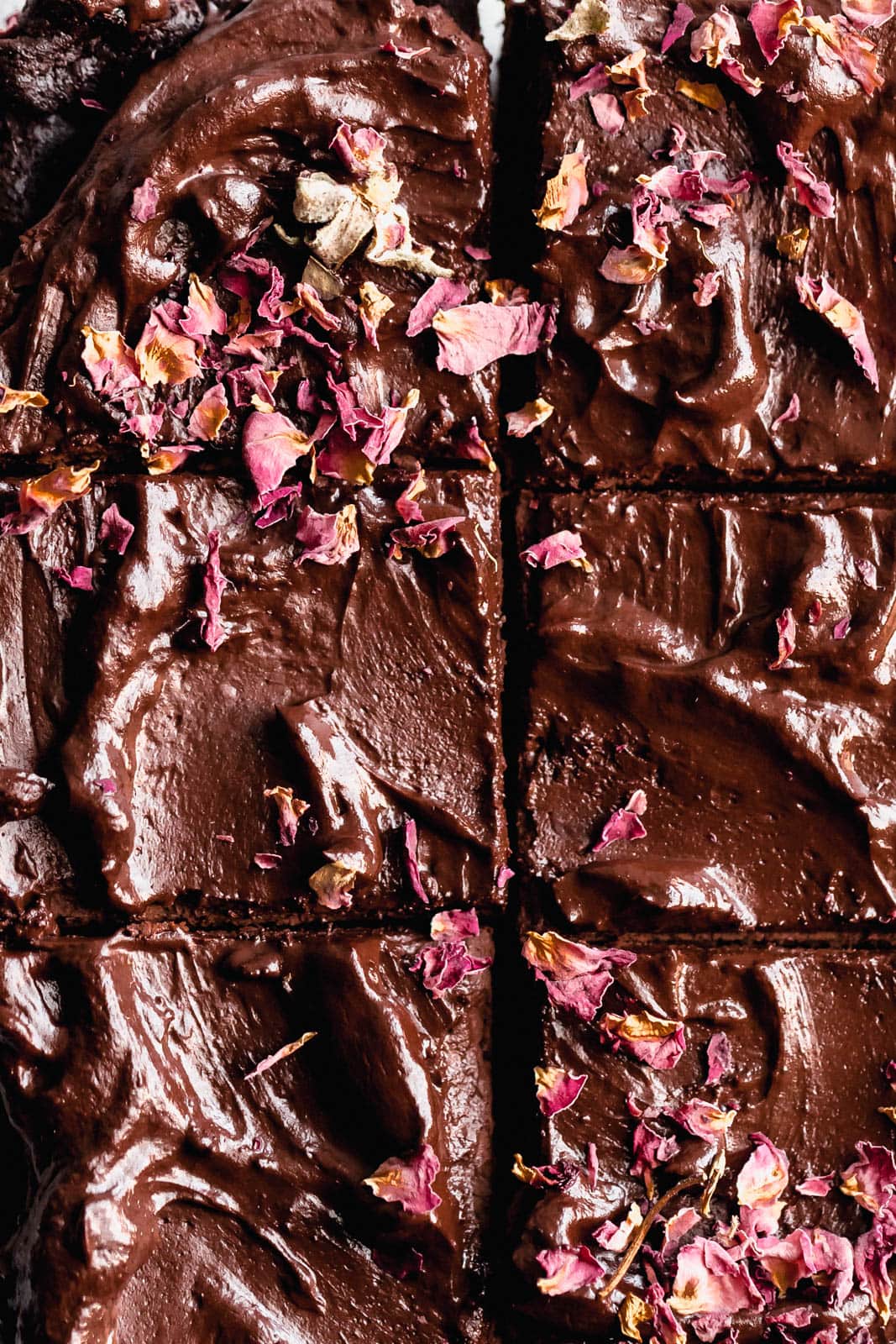 The most epic Raw Vegan Brownies that have this non-vegan questioning EVERYTHING. Bonus: they're gluten free and refined sugar free, too!