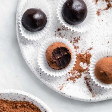 Healthy Vegan Brownie Truffles