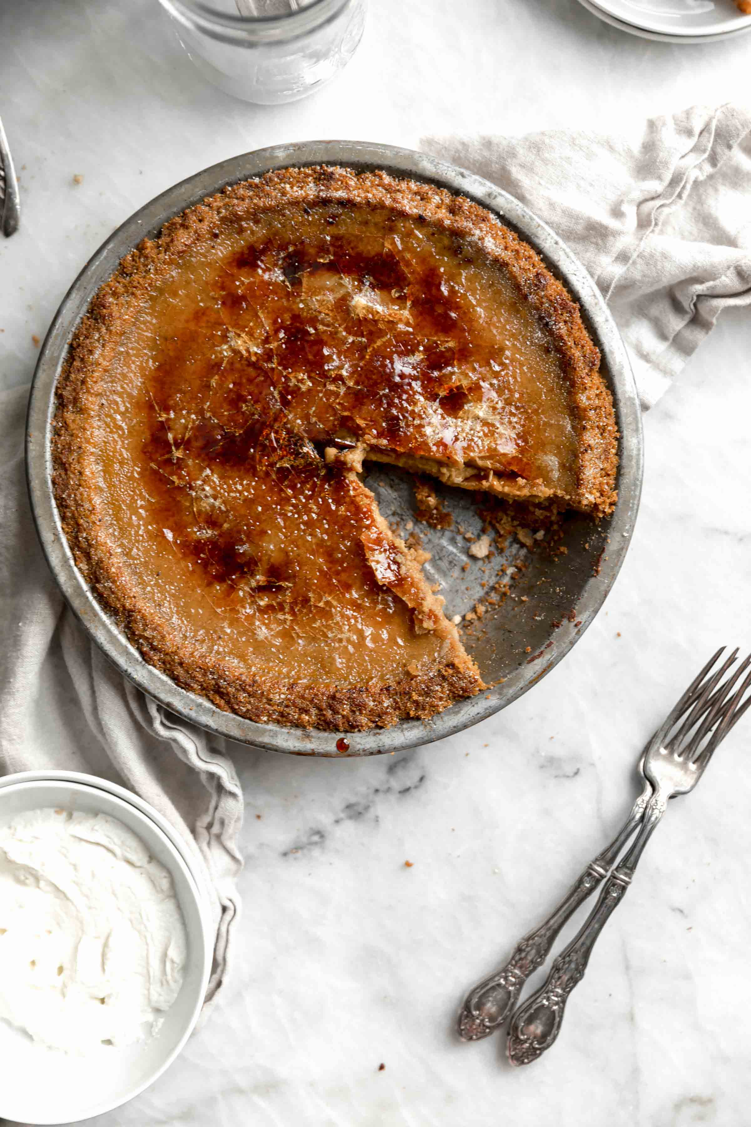 Do you like creme brûlée? Do you like pumpkin pie? Introducing new favorite dessert: Brûléed Pumpkin Pie. Creamy, crunchy, and perf for Thanksgiving!