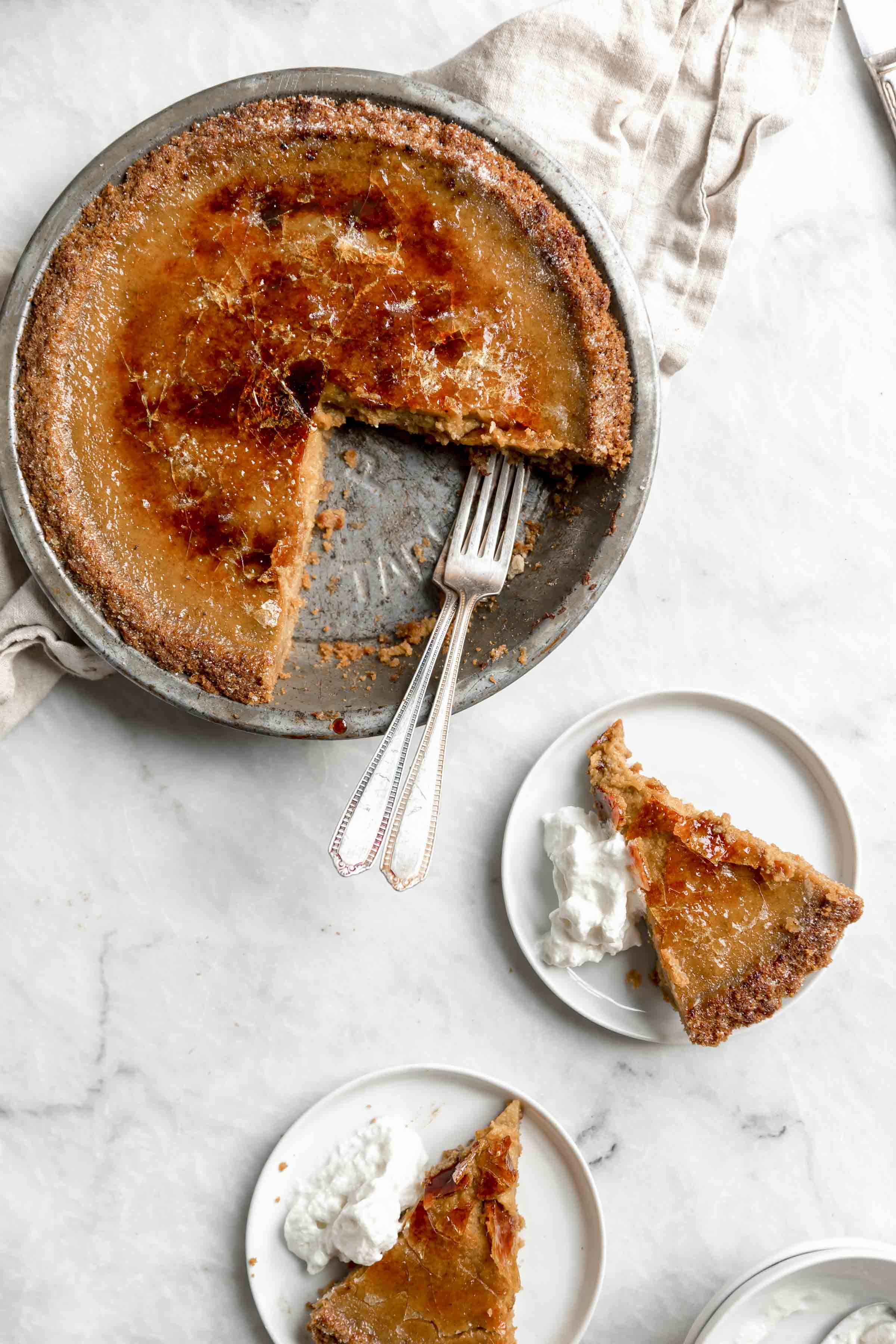 Do you like creme brûlée? Do you like pumpkin pie? Introducing new favorite dessert: Brûléed Pumpkin Pie. Creamy, crunchy, and perf for Thanksgiving!