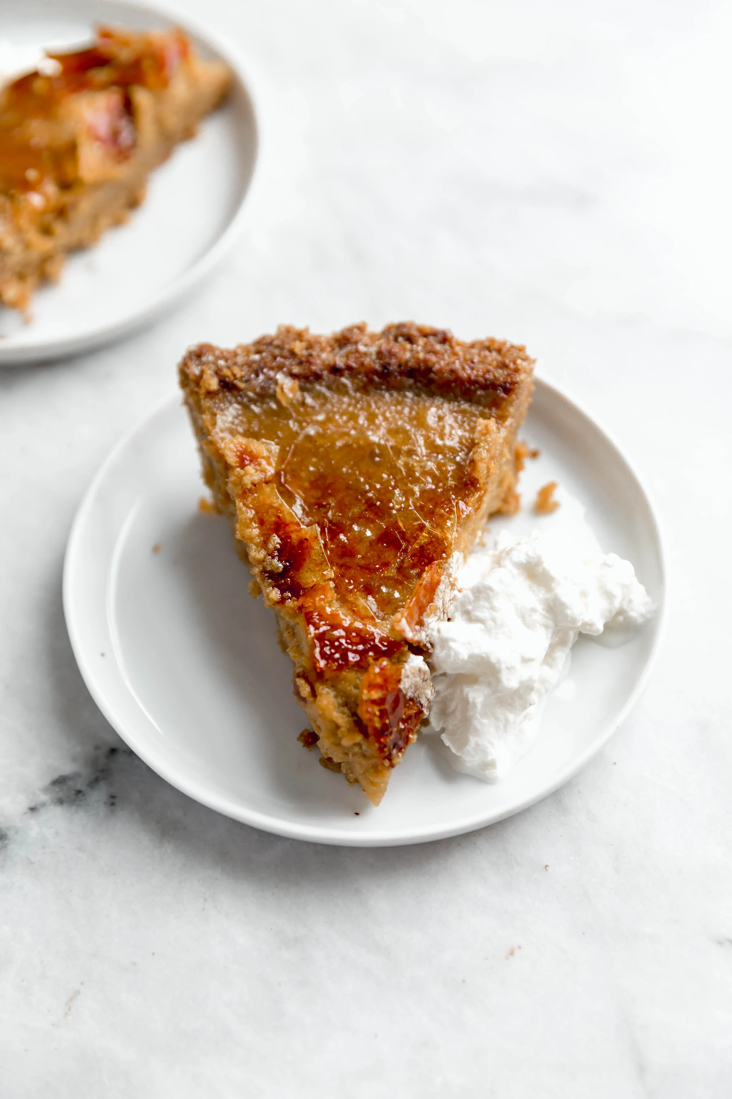 Put a fun spin on classic pumpkin pie with this brûléed pumpkin pie topped sugar crunch crust! 