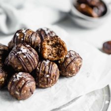 Peanut Butter Oat Energy Balls