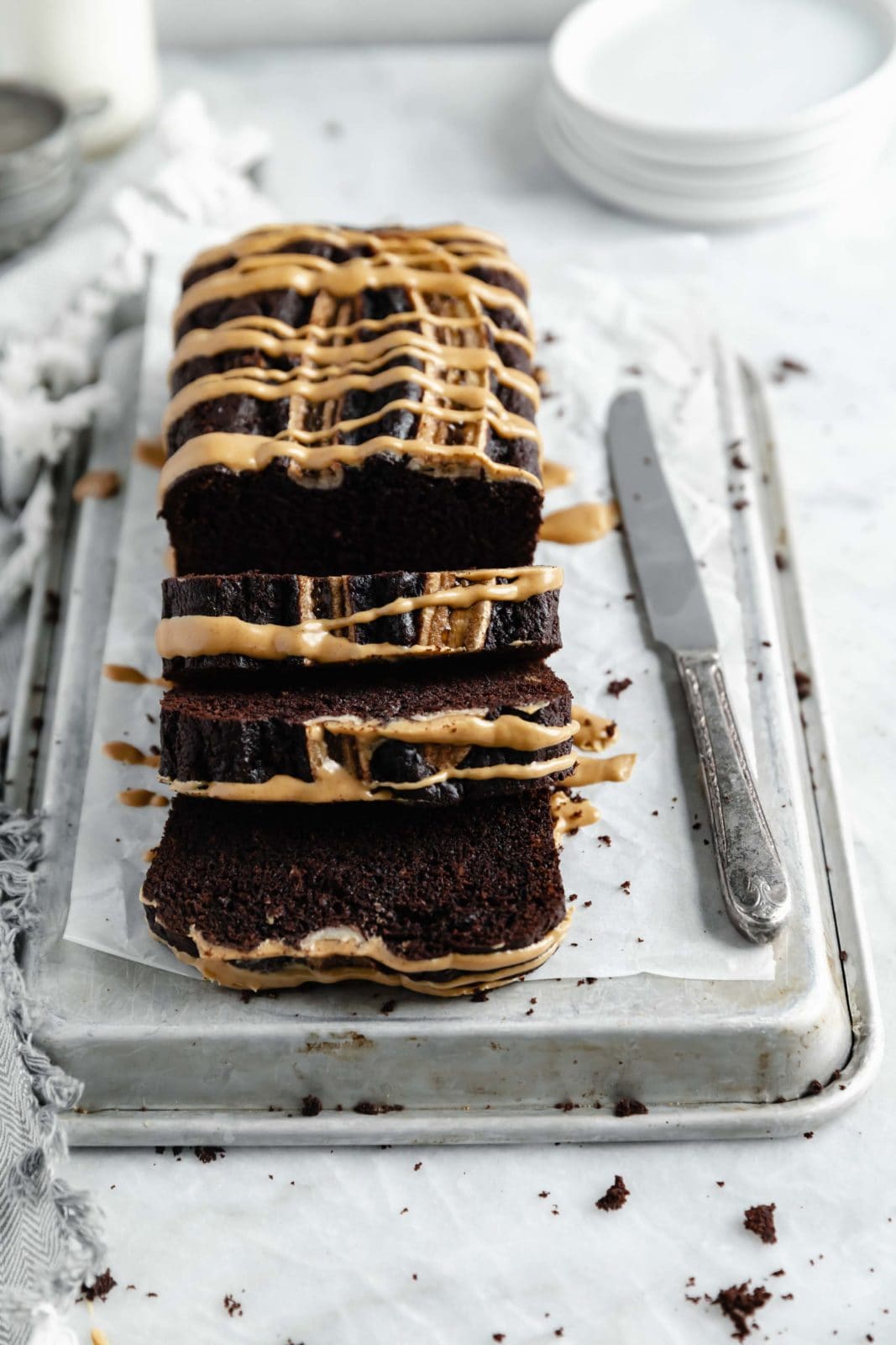 Calling all peanut butter chocolate lovers. AKA everyone. This chocolate peanut butter banana bread is about to blow your mind.