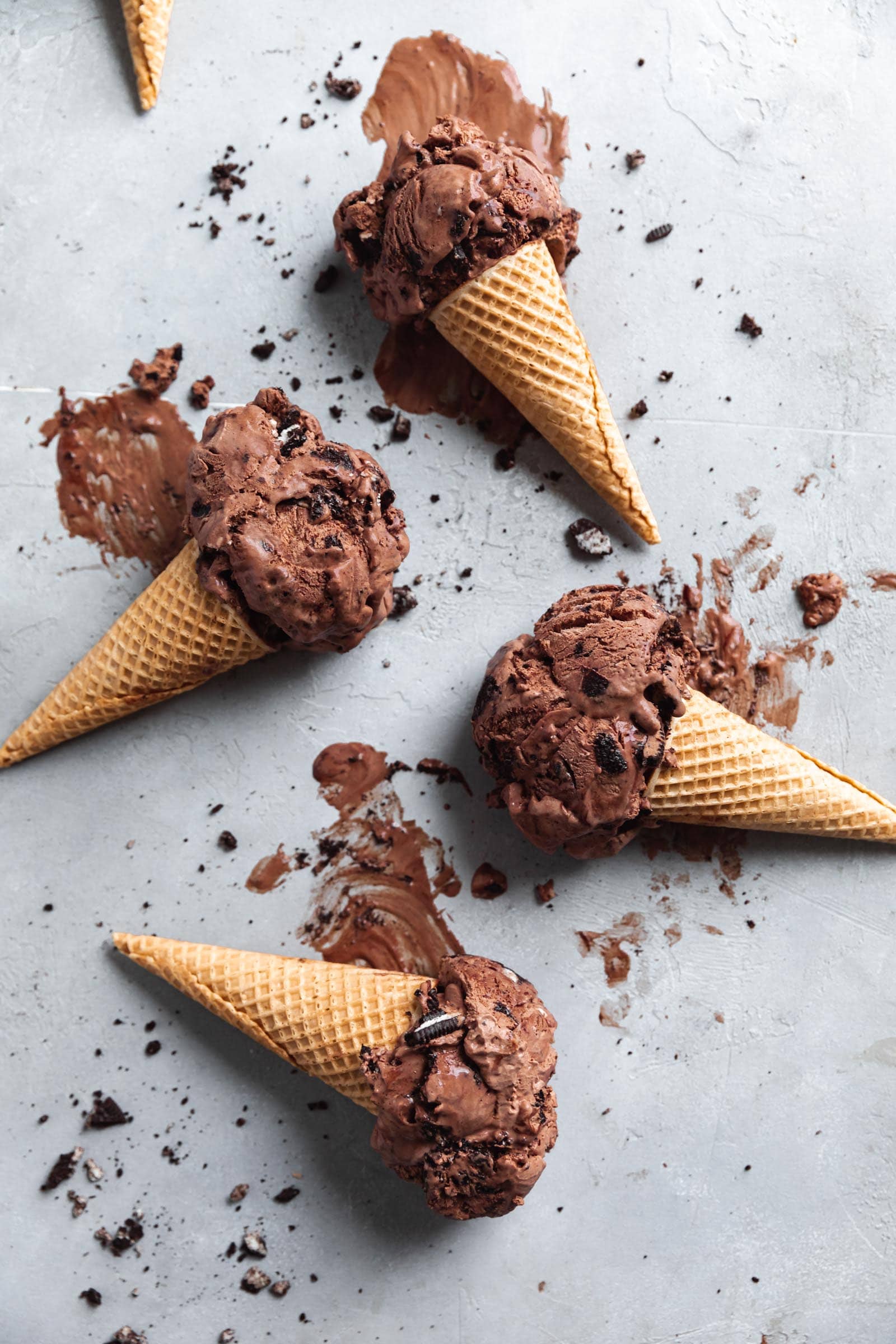 ice cream cones with chocolate oreo ice cream