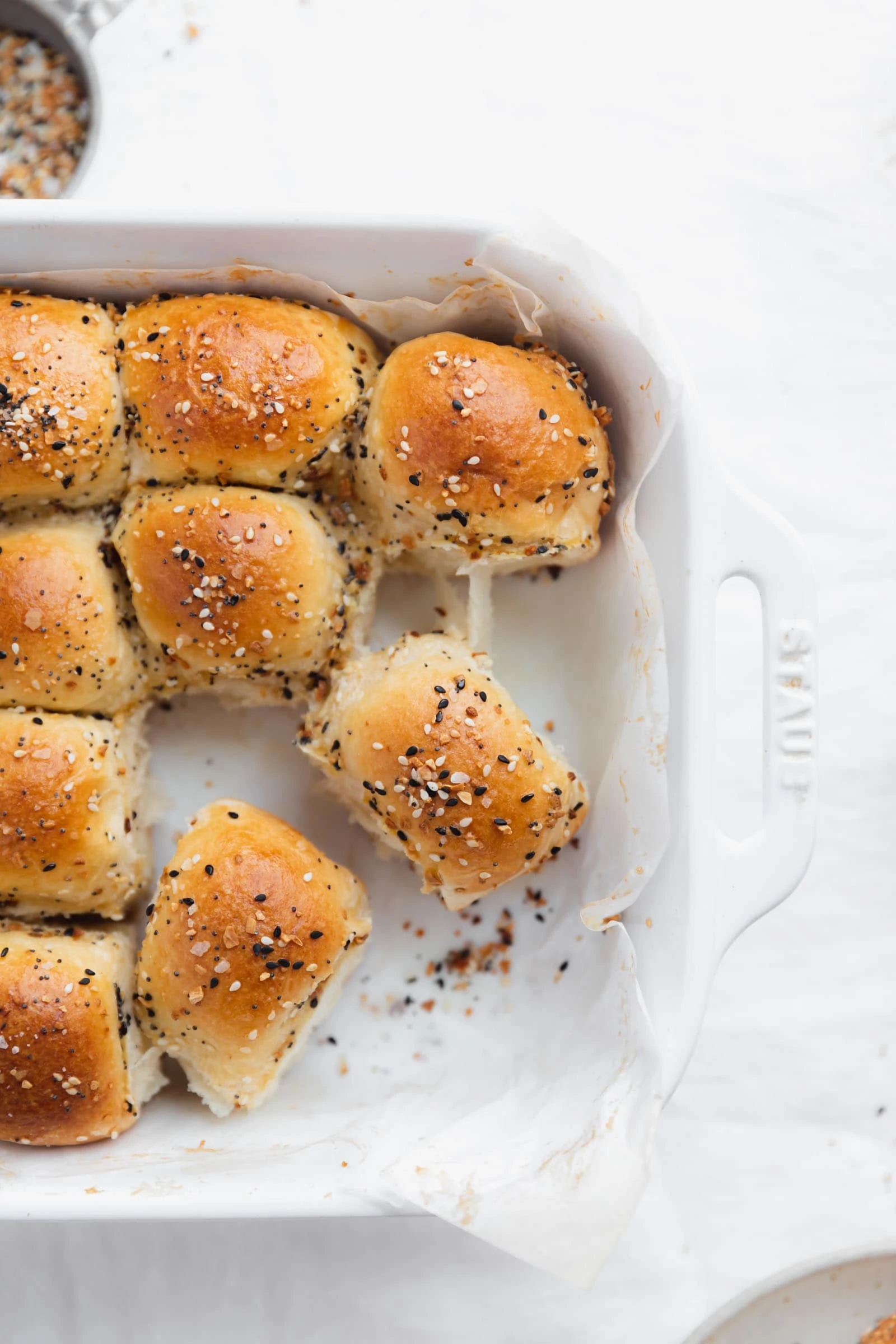 everything parker house rolls with seasoning