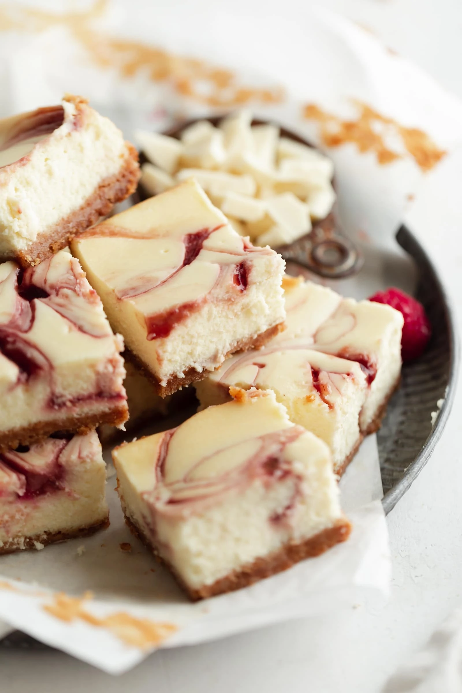 white chocolate raspberry cheesecake squares