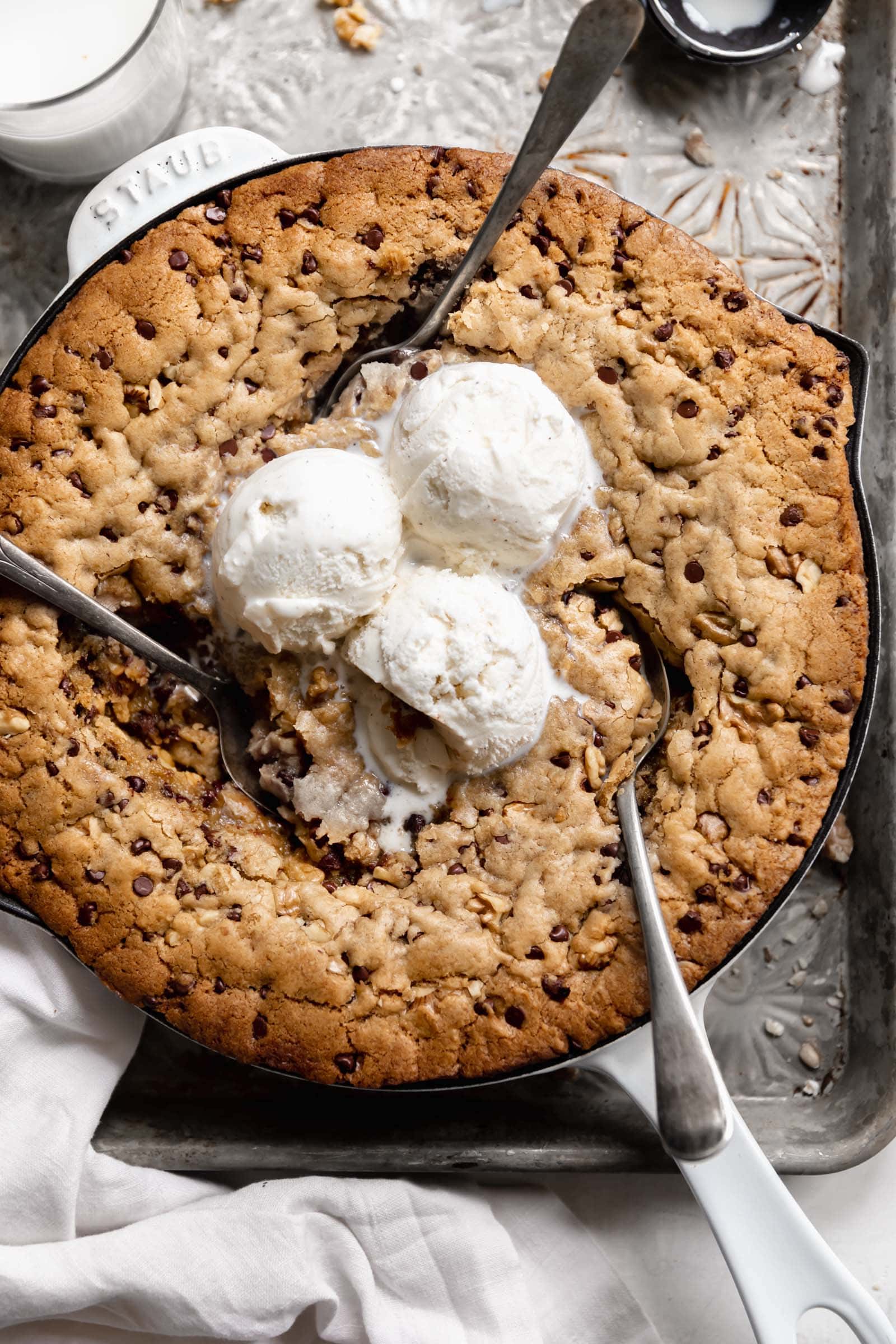 https://bromabakery.com/wp-content/uploads/2021/06/Chocolate-Chip-Cookie-Skillet-4.jpg