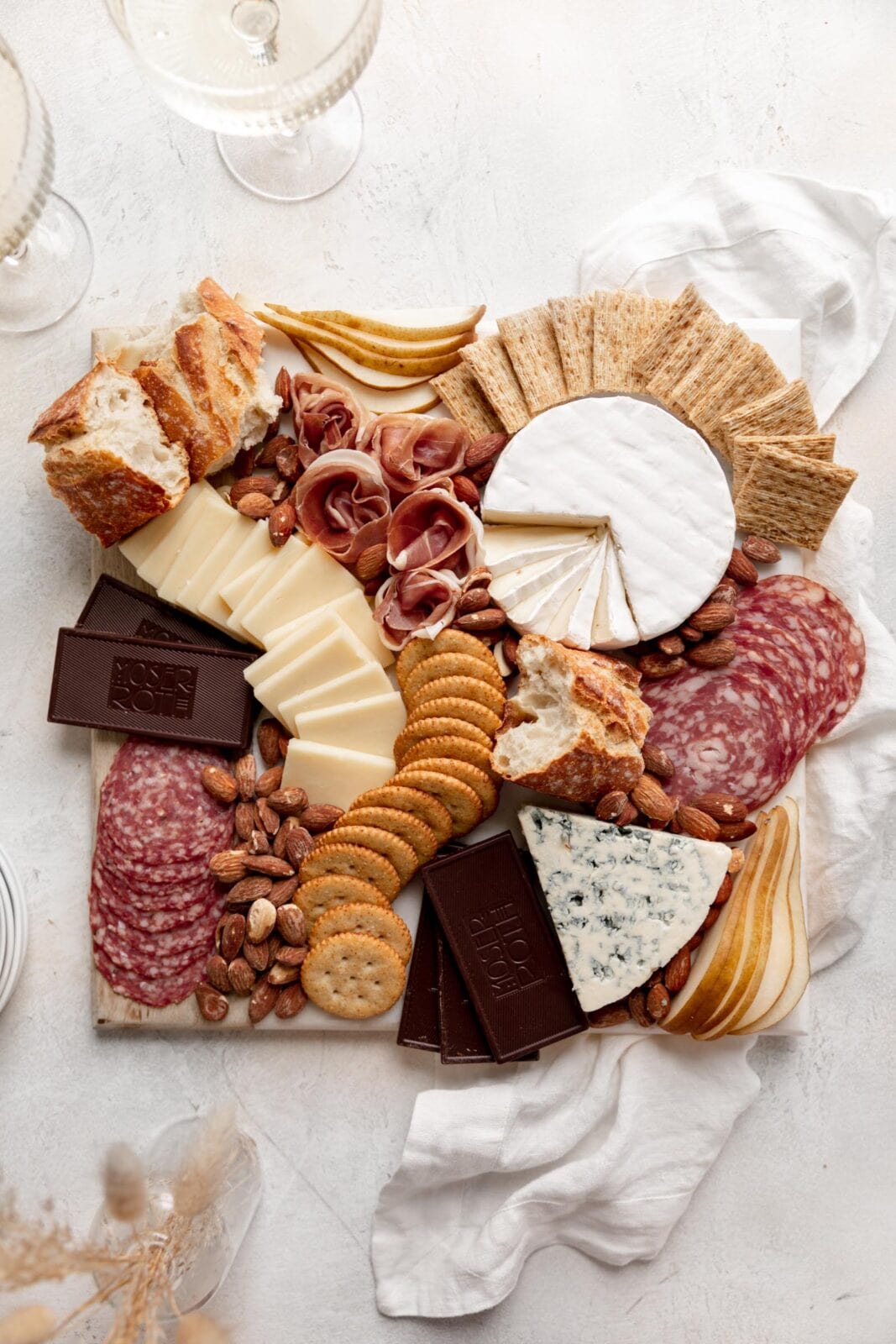 the perfect holiday cheese board