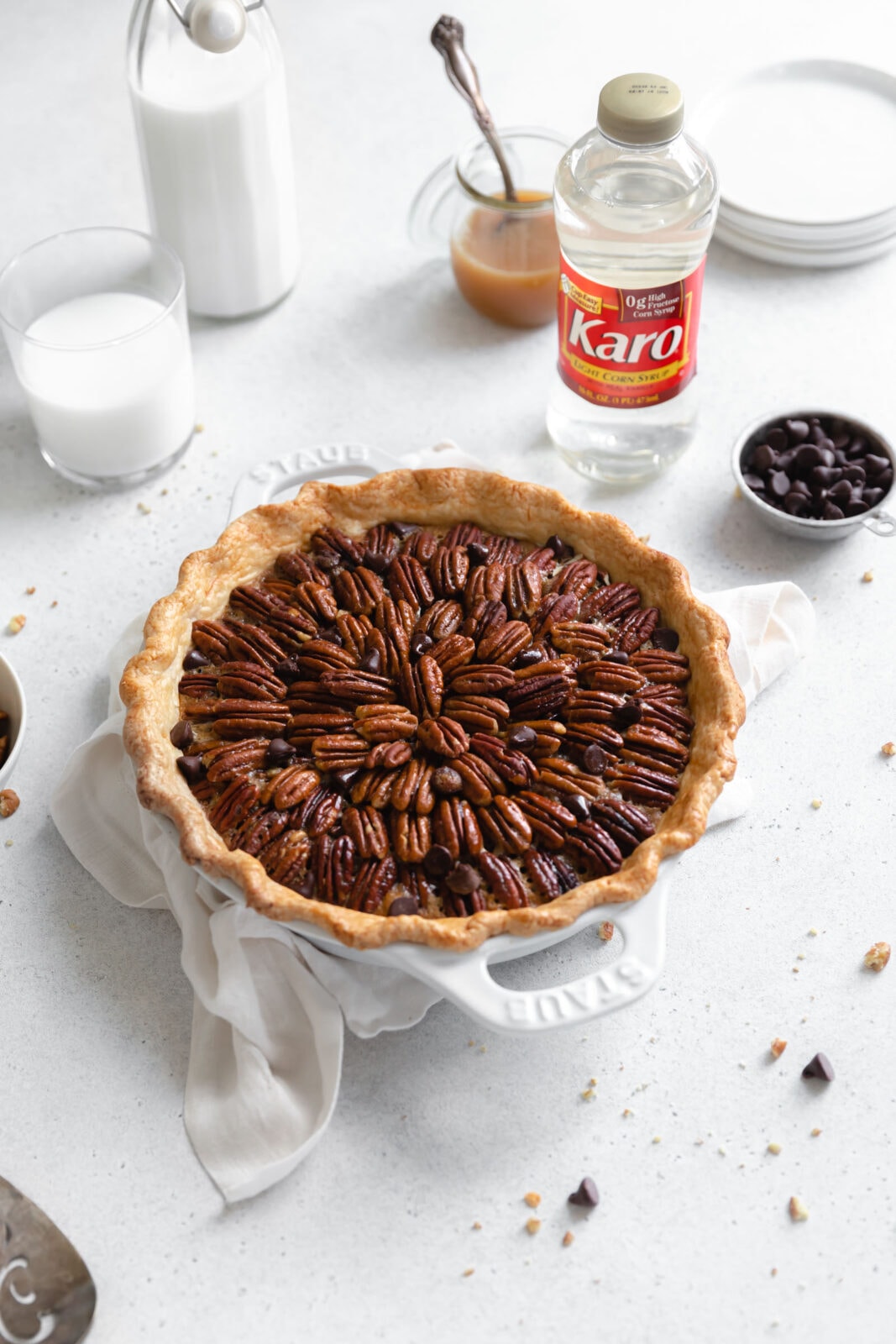 turtle pecan pie with chocolate