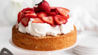 https://bromabakery.com/wp-content/uploads/2022/05/Strawerry-Shortcake-Cake-2-320x180.jpg