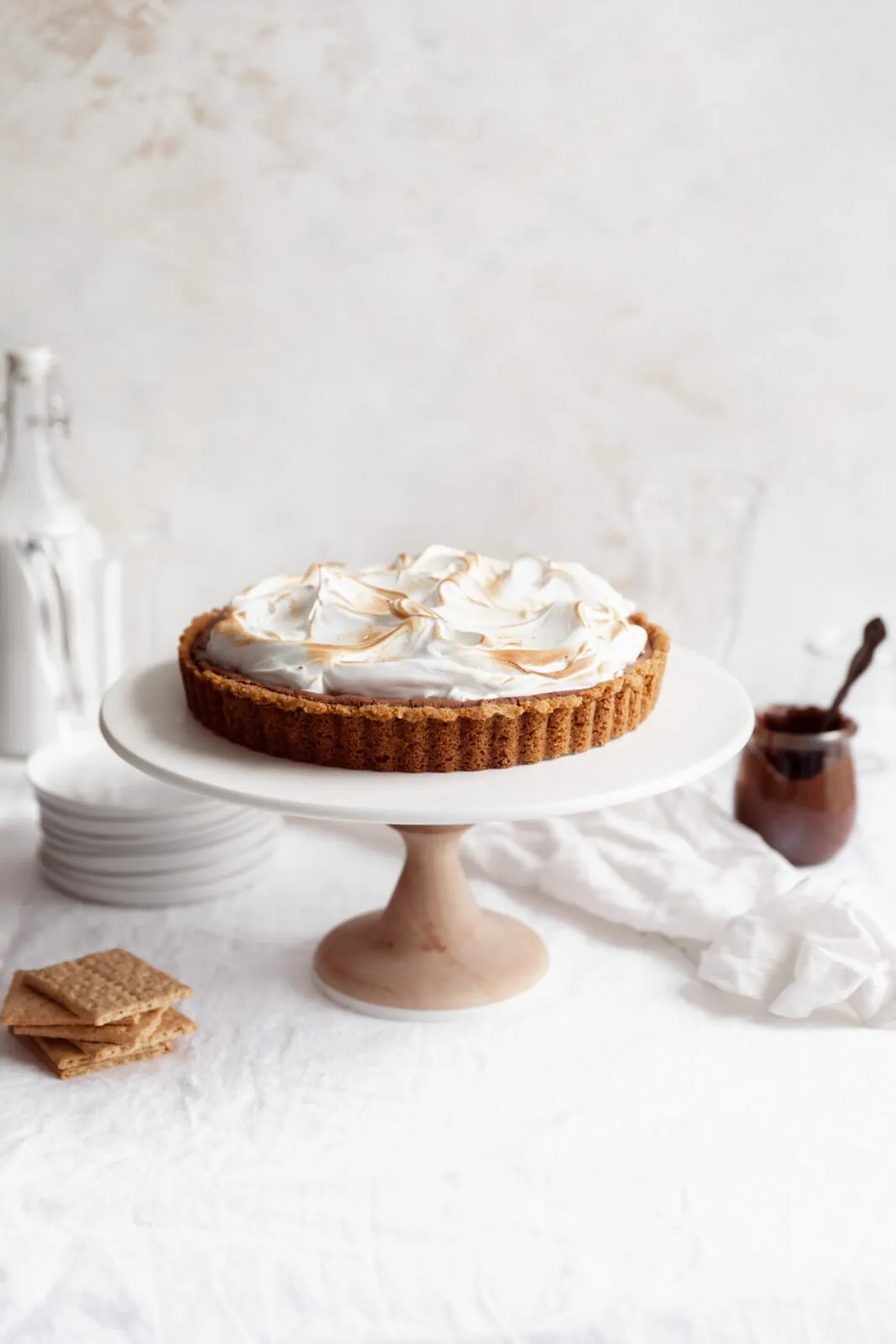 s'mores pie with meringue topping
