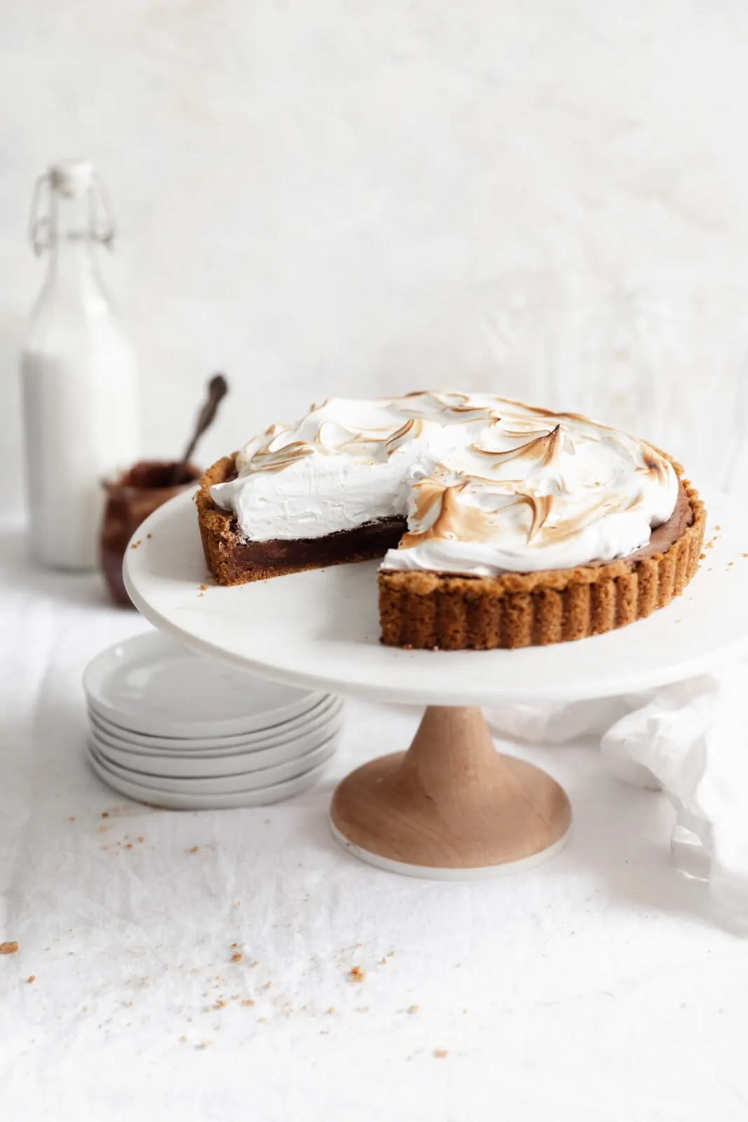s'mores pie with marshmallow topping