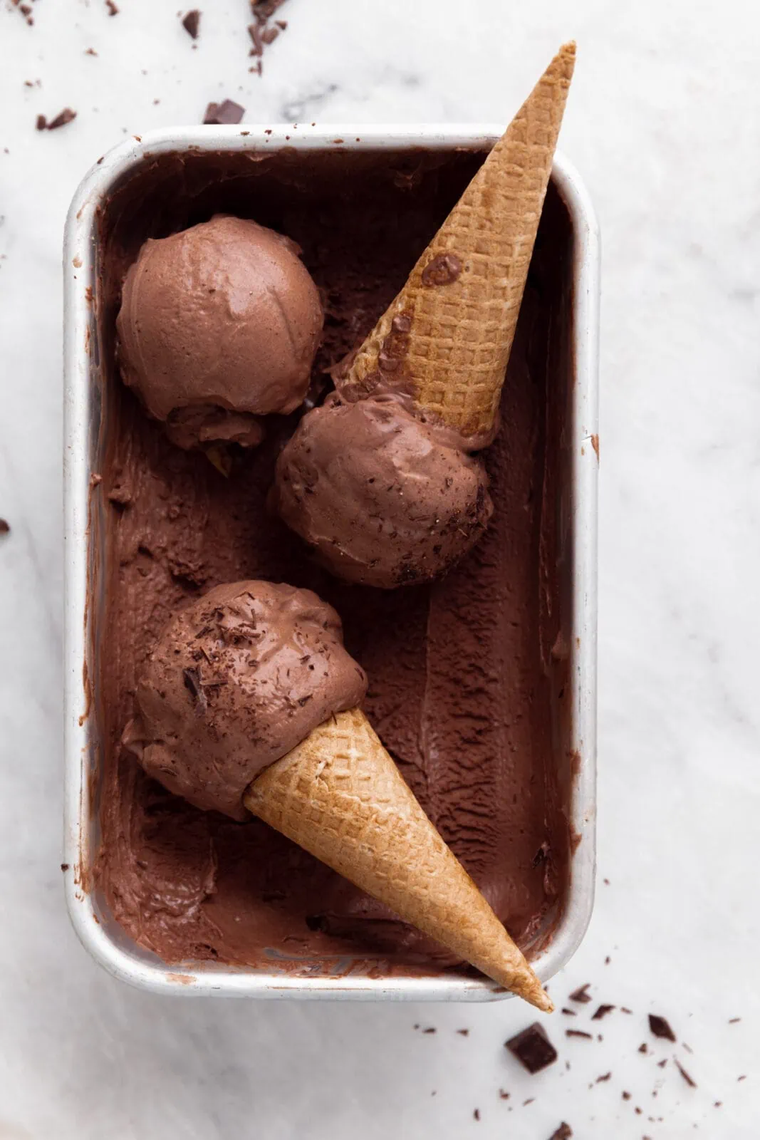 no churn chocolate ice cream with ice cream cones