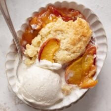 Easy Peach Cobbler