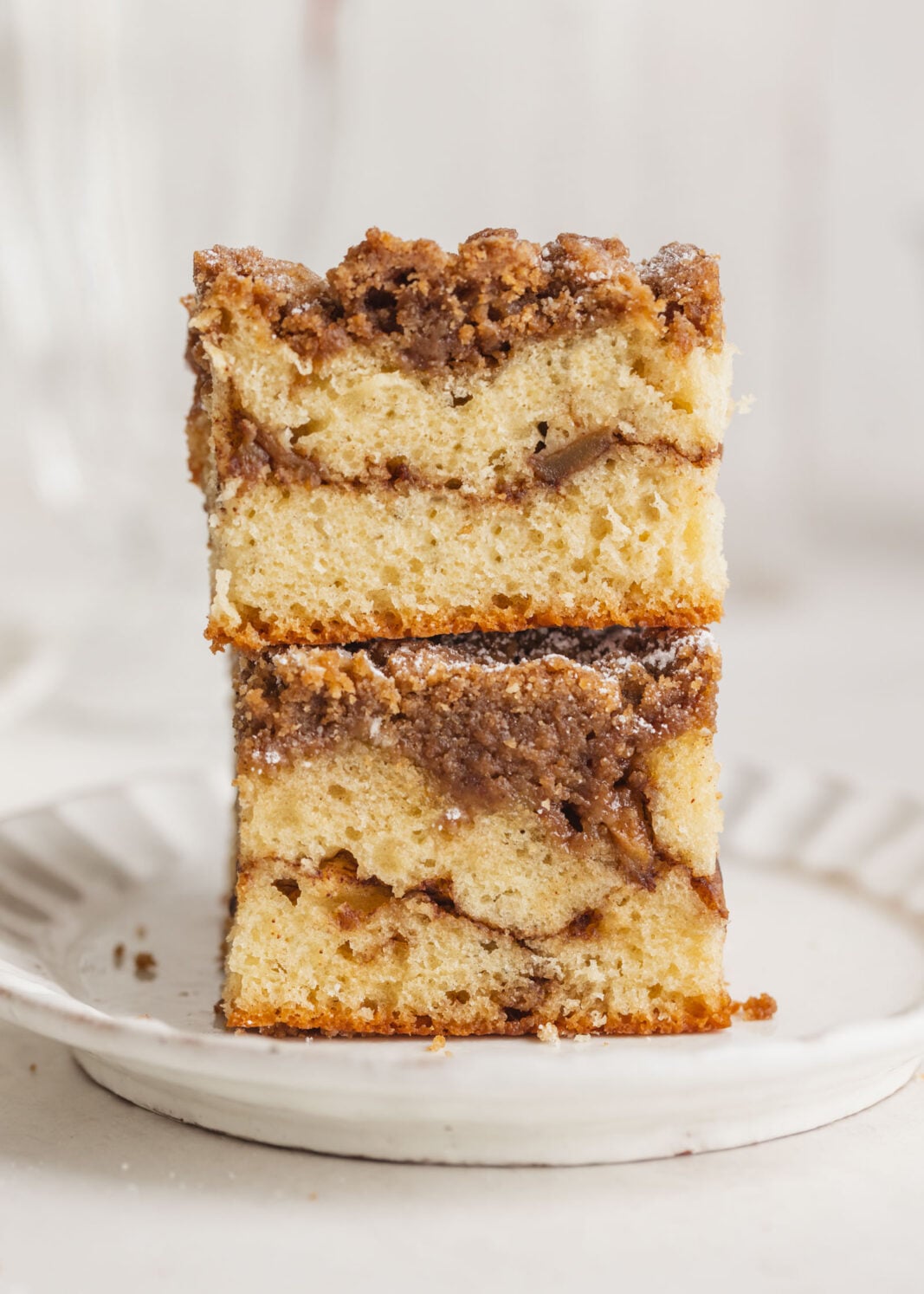 cinnamon apple crumb cake