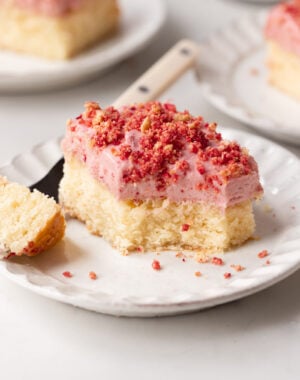 Strawberry Crunch Cake