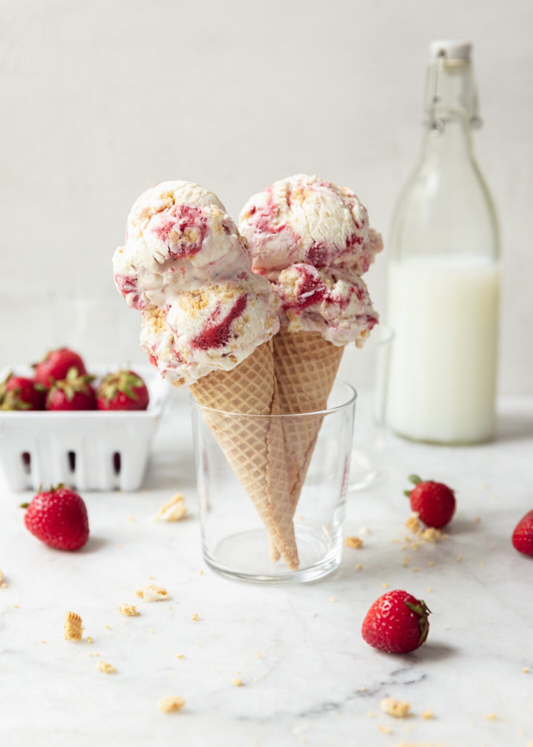 golden oreo strawberry cheesecake ice cream