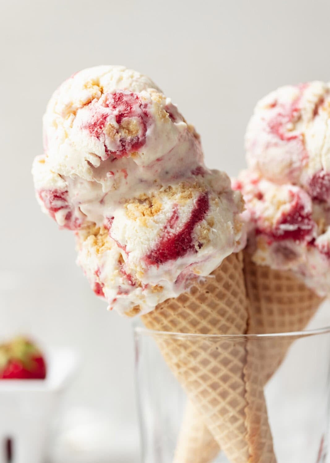 golden strawberr oreo ice cream